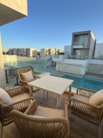 Maraya Heavenly White Duplex Pool View - Bed and Breakfast Hurghada