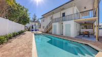 SKV 311 Pool Short walk to Beach & Village - Bed and Breakfast Siesta Key