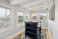 Newly Renovated Beachside Bliss Steps to Sand - Bed and Breakfast Salisbury