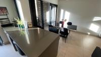 Wembley Area Flat with Balconies and Free Parking - B&B Wealdstone