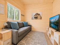 Tiny Cabin Retreat at Mt Rainier with Hot Tub & Sauna - Ferienwohnung Ashford