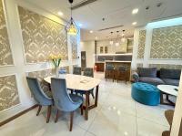 Appartamento con 3 Camere da Letto e con Balcone