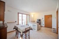 ApartmentsGarda - Volpara Essential Pool Living - Ferienwohnung Torri del Benaco