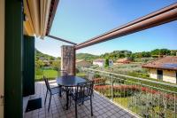 ApartmentsGarda - Volpara Essential Pool Living - Ferienwohnung Torri del Benaco