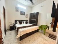 SIYARAM NIKETAN 4 BEDROOMs - Ferienwohnung Ayodhya