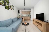 Spacious Apartment in Wrocław with Desk and Parking by Noclegi Renters - Bed and Breakfast Wrocław