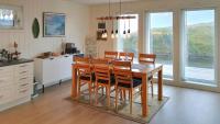 Cabin In The Archipelago On The Island Kinn - Bed and Breakfast Tansøy
