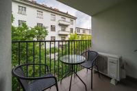 Stylish Central Flat - Balcony & Private Parking - B&B Bratislava