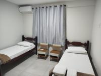 Apartamento novo 1o andar central com ar condicionado garagem tv smart - B&B Montes Claros