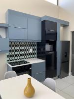 Beautiful 2 bedroom unit, inverter & complex pool - Ferienwohnung Johannesburg