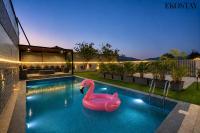 EKOSTAY - Concrete Cove Villa - B&B Lonavla