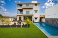 EKOSTAY - Concrete Cove Villa - B&B Lonavla