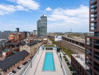 Toronto 2BR Condo with Lake & CN Tower Views & Free Parking - Bed and Breakfast Toronto