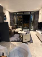 Modern Luxury Apartment- The Paramount Houghton Estate near Rosebank & Sandton - B&B Johannesburg