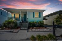 Tropical 3BR Bungalow near Sponge Docks, Downtown, Pinellas Trail, & Pickleball - B&B Tarpon Springs