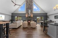 Green Wood Getaway - for 18 - Chambres d'hôtes Hollister