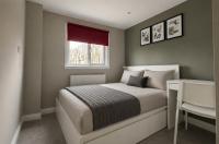 5 Bed 5 Bathroom House Guildford sleeps up to 10 - B&B Stoughton