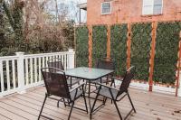The Marshall House- walk to Averett & Downtown- 5 mins to Caesars Virginia - Ferienwohnung Danville