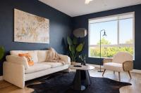 Stylish Stay 10 Min to Disneyland with Pool & GYM - B&B Tustin