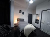 Ivy GF1 Single Room with Private Bathroom - B&B Stockton-on-Tees
