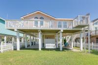 Walk to Isla Del Sol Beach! Home w/ Ocean-View! - B&B Galveston