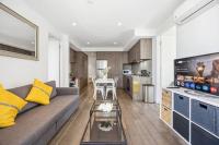 Realm Apartment Two Bedroom Apartment with Parking - B&B Adelaide