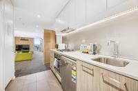 Vision Studio Apartment – Square View & Parking - Bed and Breakfast Adelaide