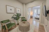 Bright Newbury Street 1 Bedroom Apartment - B&B Boston