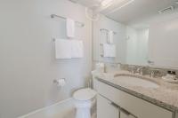 Airy and Bright 1BR Newbury St - B&B Boston