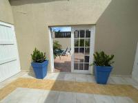 Puerta del Sol#6-Studio near airport with shared pool sleeps 4 - Bed and Breakfast Oranjestad