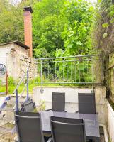 Zentral in Triberg, Ferienwohnung mit Terrasse und Garten nur 10 Minuten vom Wasserfall, Hunde willkommen - B&B Triberg