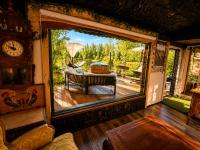 Black Forest Cabin with Hot Tub, Cinema, Lake & Deer Park - B&B Līči
