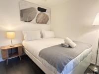 Cozy downtown 2BR , Steps from Eaton Centre - Bed and Breakfast Toronto