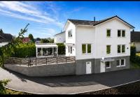 Apartment near Gardermoen and Jessheim with parking and view over the creek in the garden - Chambres d'hôtes Algrem