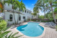 Steps from the Beach Heated Pool Sun Key Game room RESlDENCES - B&B Fort Lauderdale