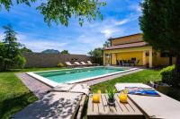 Private Villa My Way with Heated Pool Near Omiš - B&B Omiš