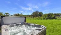 Swanlake Lodge - 3 Bedroom Lodge - Penally - B&B Tenby