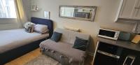 Cozy Studio Retreat in Rumney - B&B Cardiff