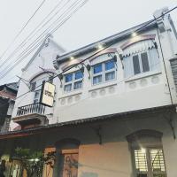 Spiegel Home Studio - Bed and Breakfast Semarang