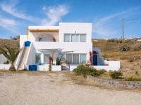 Α Peaceful Seafront Escape in Santorini- Sonus Mare - Chambres d'hôtes Vourvoúlos