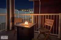 Urban Utopia - Hot Tub - Barrel Sauna - BBQ - Firetable - AC - B&B Edmonton