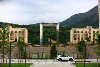 Akash Apartments - overlooking mountain peaks - B&B Chorwoq