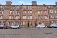 Cozy with Character Logie Green Central Main Door Flat - B&B Edimburgo