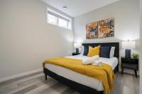 2BR Stylish & Private Suite FREE Banff Pass Netflix Parking SE Calgary - B&B Calgary