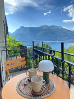 Bilocale con balconi vista lago vicino Varenna - Ferienwohnung Perledo
