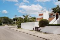 Vilamoura Garden Stay, Private Garden & AC - B&B Quarteira