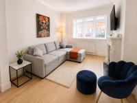 Modern 3 Bed House Ideal for Contractors - B&B Grimsby
