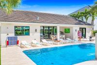 Steps from Beach Heated Pool Sunrise Key RESlDENCES - B&B Fort Lauderdale