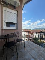 1-Bedroom apartment with mountain view and free parking - B&B Podgorica