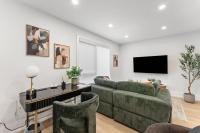 Luxury Deluxe 1 BR - 2 Beds - Stylish - New Build Downtown - Chambres d'hôtes Toronto